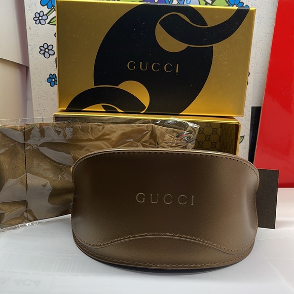 Brand new a Gucci Large Sunglass case - Picture 2 of 7